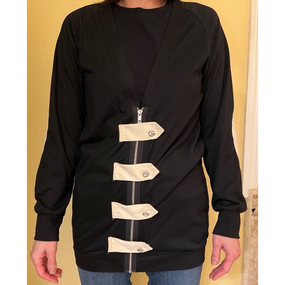 Oversized Cardigan with bejeweled buttons - Picture 5 of 5